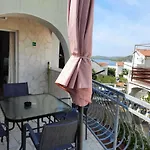 In With Sea View, Terrace, Air Conditioning, Wifi 4773-2 Razanj