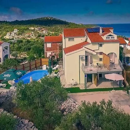 In With Sea View, Terrace, Air Conditioning, Wifi 4773-2 * Razanj